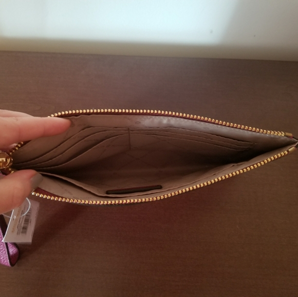 SALE! Michael Kors Clutch/Wristlet - Picture 7 of 8